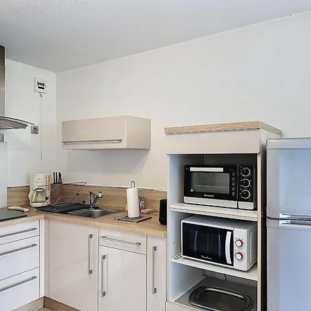 Confort A 2 Pas De La Avec Piscine Et Parking Prive A - Fr-1-715-45 Apartment *