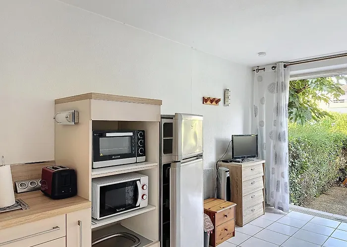 Confort A 2 Pas De La Avec Piscine Et Parking Prive A - Fr-1-715-45